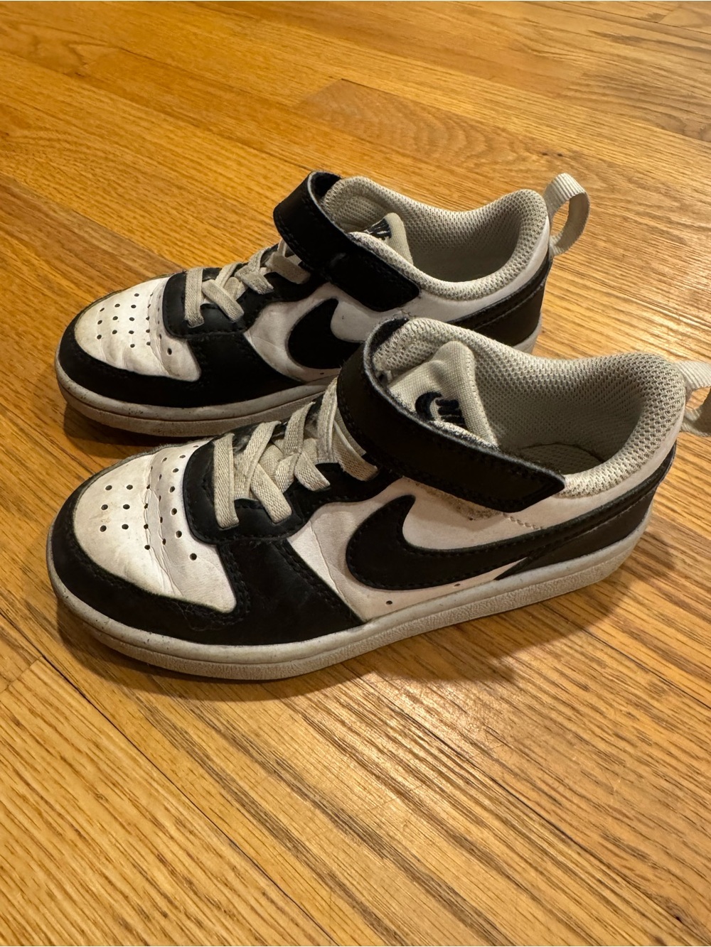 Nike Court Borough Low Recraft Toddler Kids sneakers 11.5 Black and White Velcro